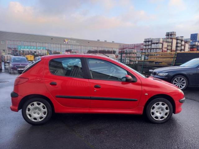 Peugeot 206 image 9