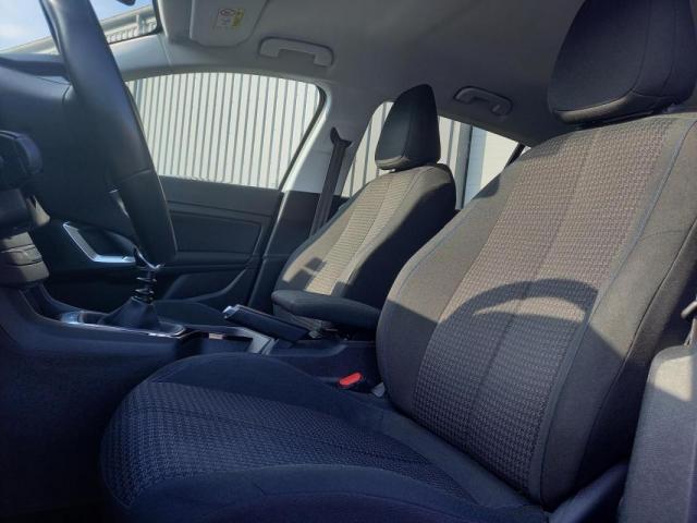 Peugeot 308 image 1
