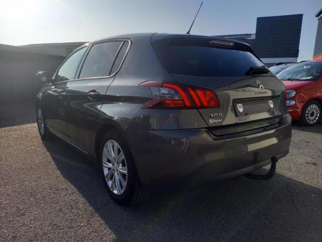 Peugeot 308 image 2
