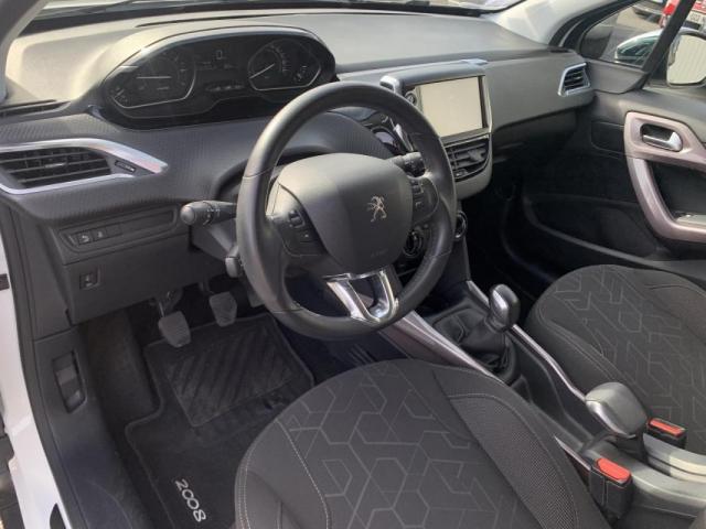 Peugeot 2008 image 1