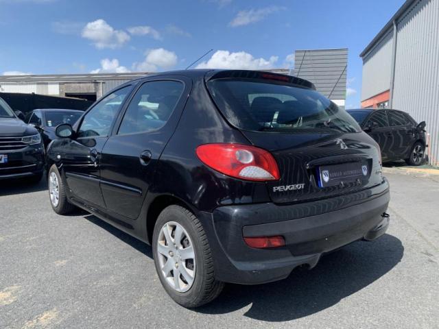 Peugeot 206 image 2