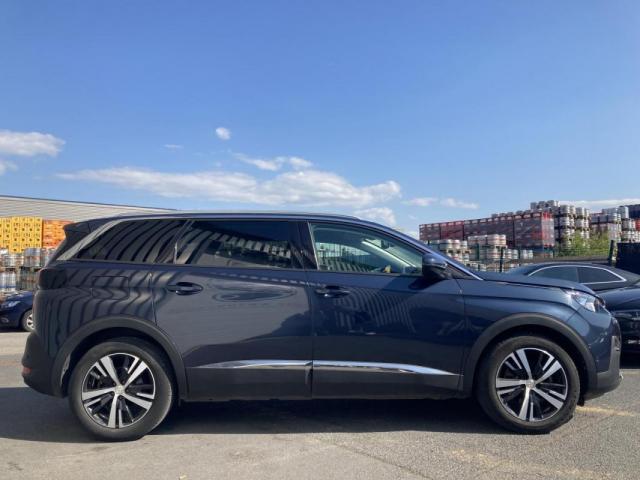 Peugeot 5008 image 2