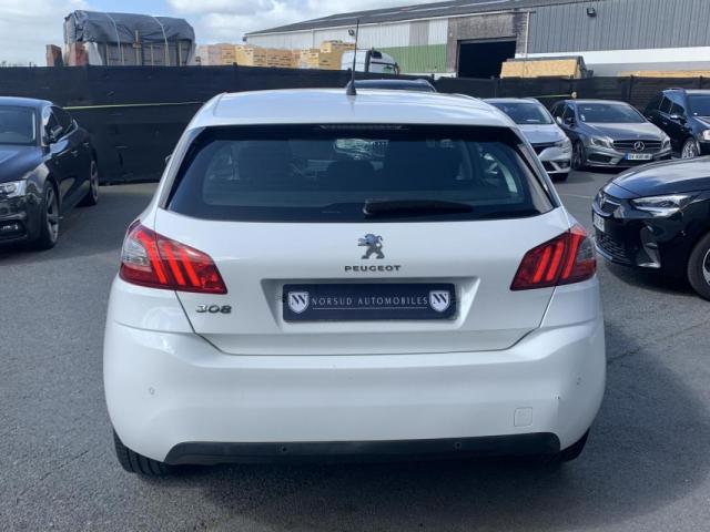 Peugeot 308 image 1