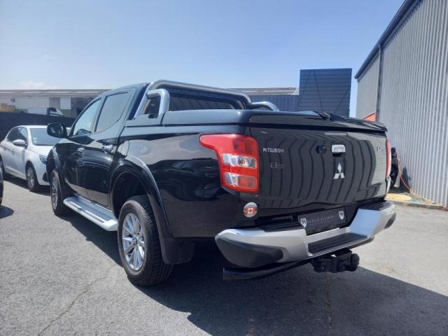 Mitsubishi Pick-Up image 9