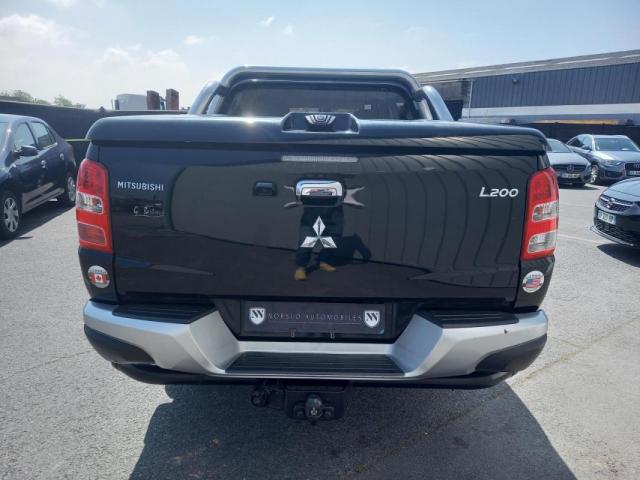 Mitsubishi Pick-Up image 4