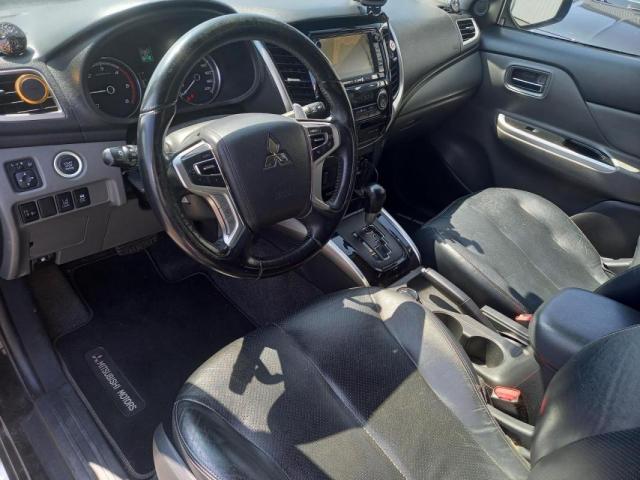 Mitsubishi Pick-Up image 3