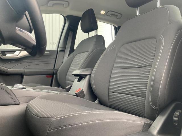 Ford Kuga image 5