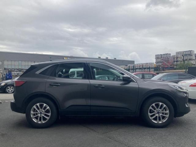 Ford Kuga image 8