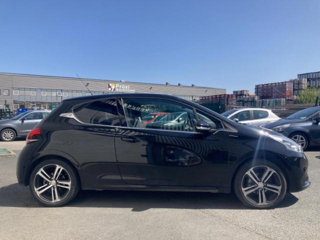 Peugeot 208 image 9