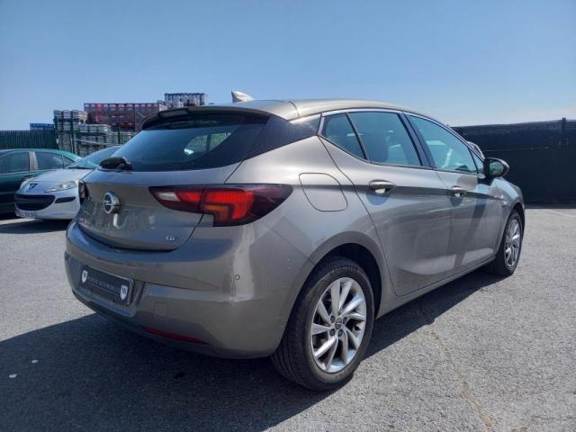 Opel Astra image 8