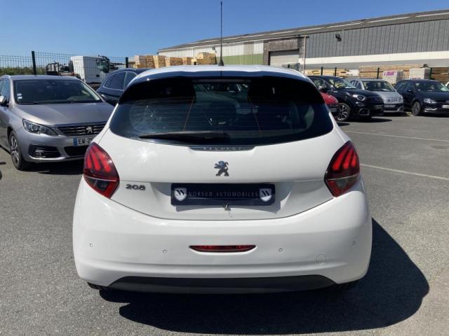 Peugeot 208 image 2