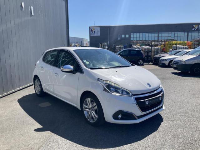 Peugeot 208 image 6
