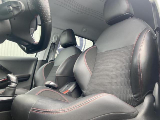 Peugeot 2008 image 5