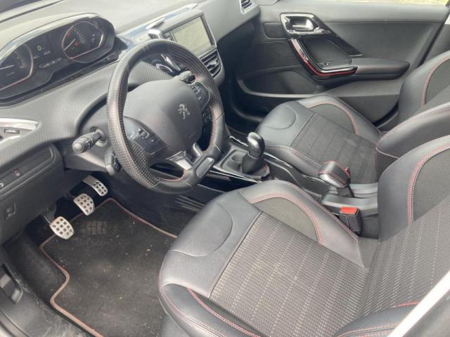 Peugeot 2008 image 8