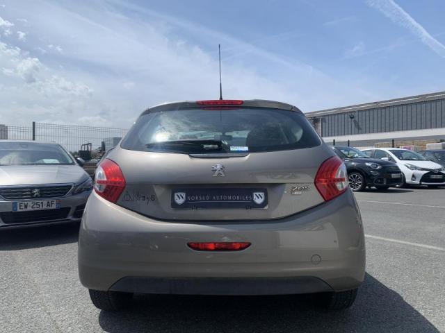 Peugeot 208 image 9