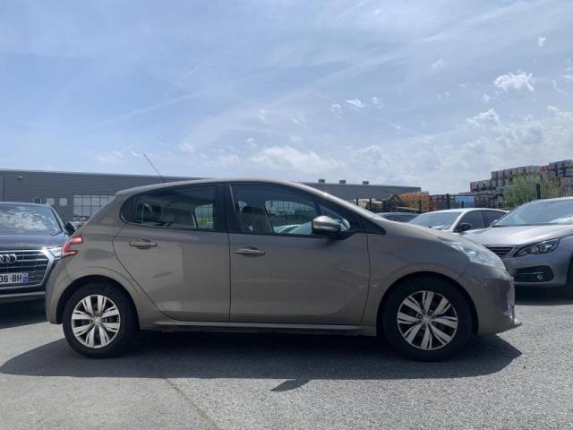 Peugeot 208 image 6