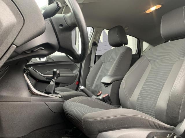 Ford Fiesta image 2