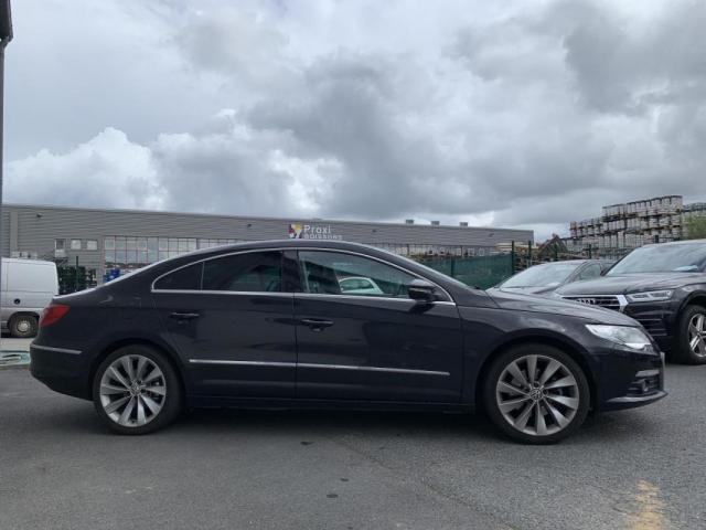 Volkswagen Passat Cc image 2