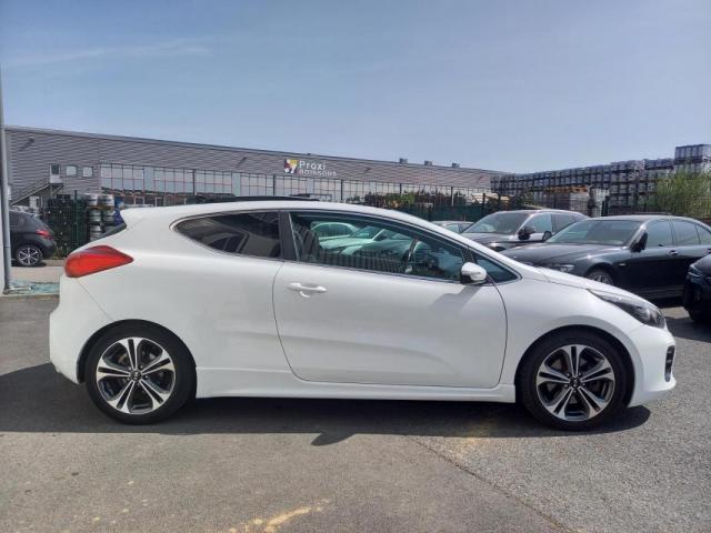 Kia Pro_cee'D image 6