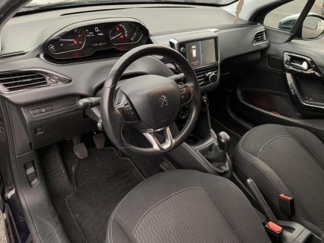 Peugeot 208 image 1