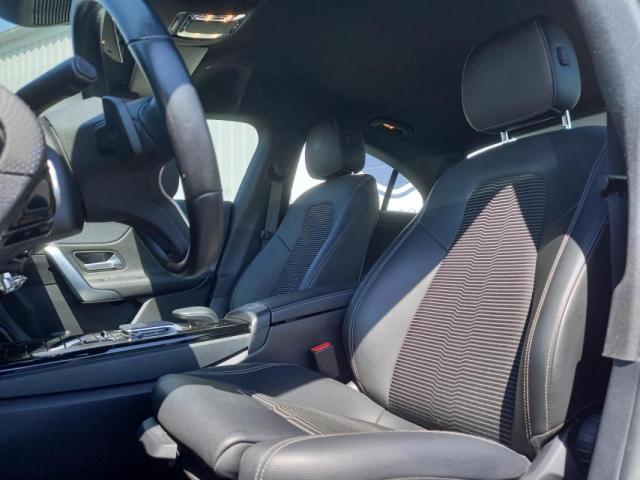 Mercedes Benz Cla image 8