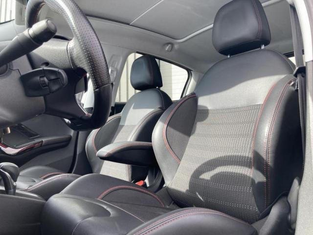 Peugeot 208 image 1