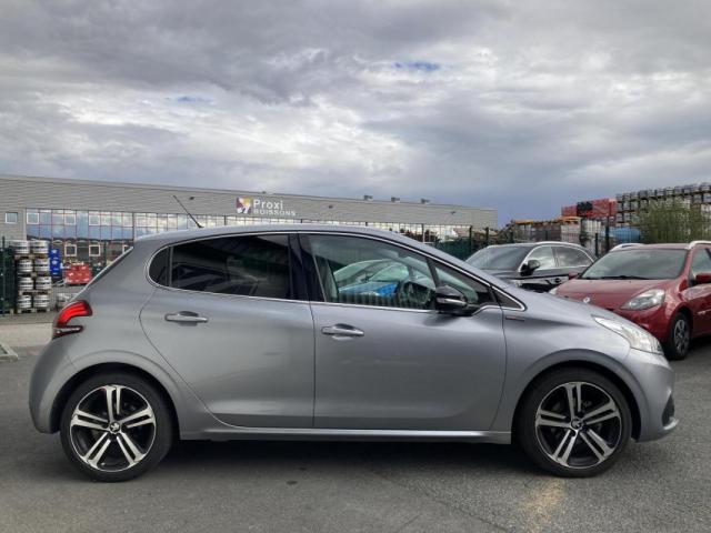 Peugeot 208 image 3