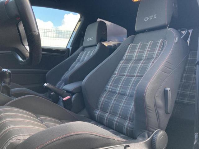 Volkswagen Golf image 8