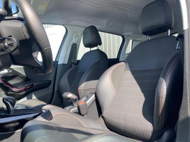 Peugeot 2008 image 8