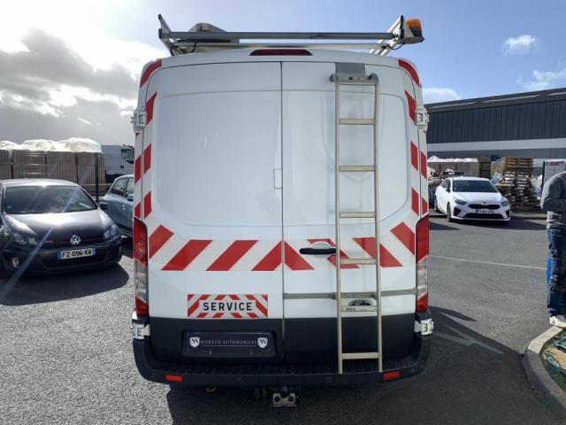 Ford Transit image 4