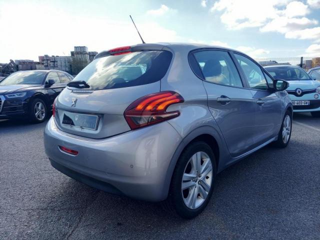 Peugeot 208 image 3