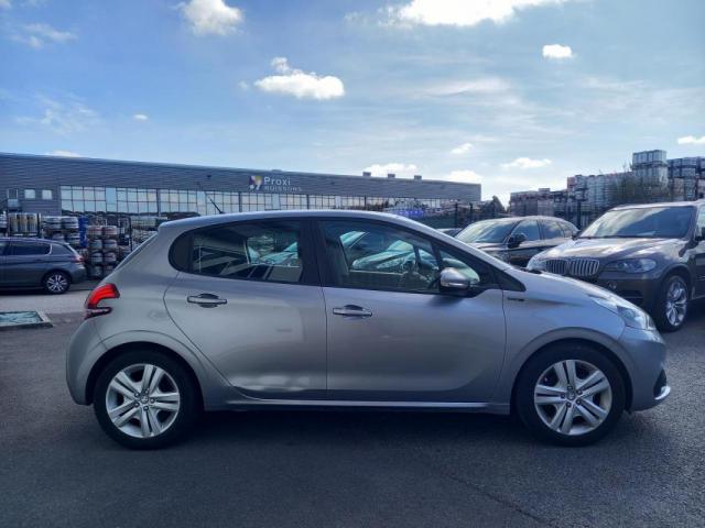 Peugeot 208 image 9
