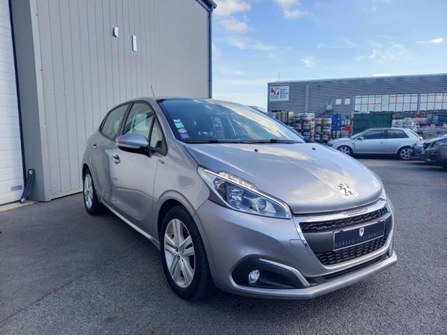 Peugeot 208 image 1