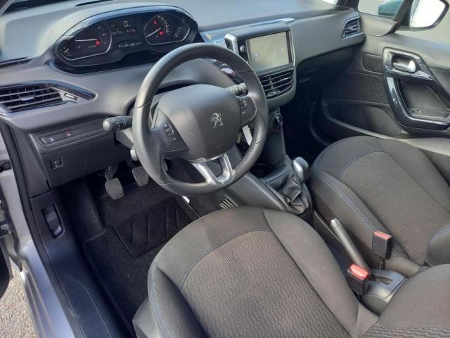 Peugeot 208 image 6