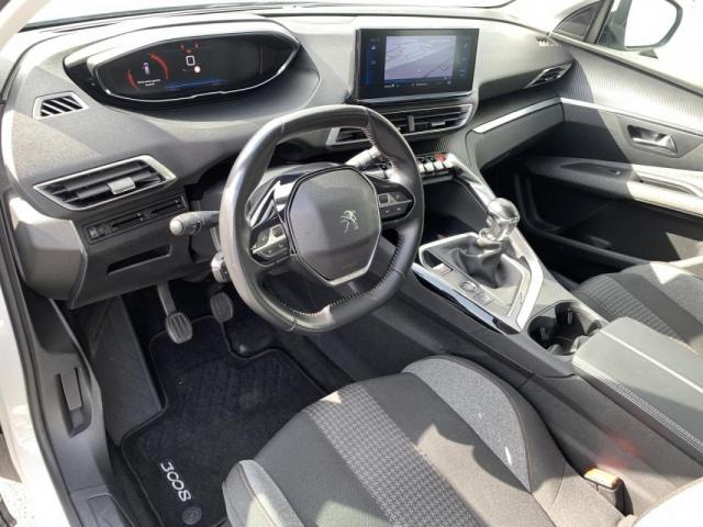 Peugeot 3008 image 2