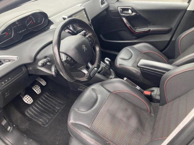 Peugeot 208 image 8
