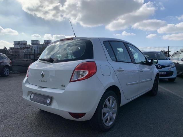 Renault Clio image 8