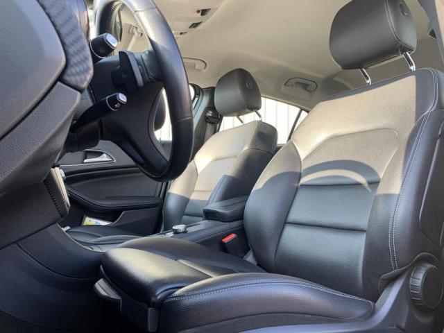 Mercedes Benz Gla image 8