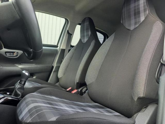 Peugeot 108 image 1