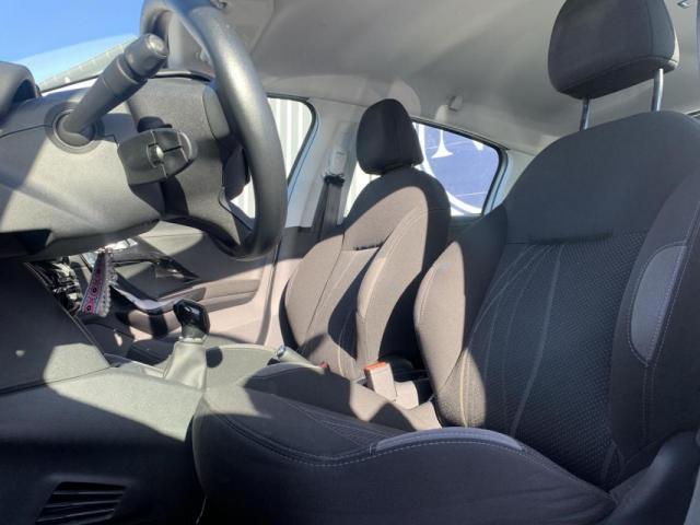Peugeot 208 image 3