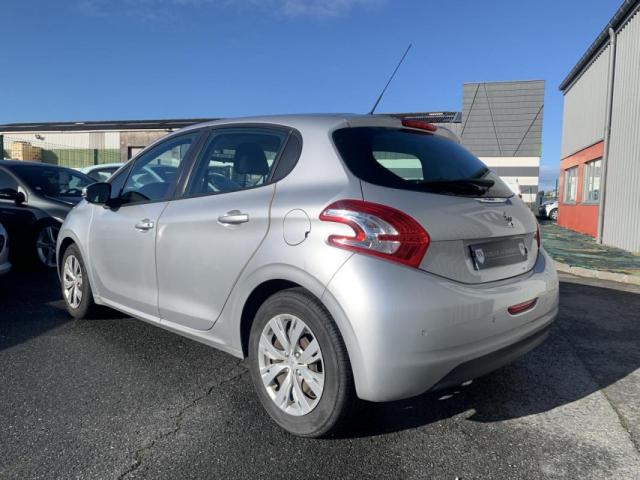Peugeot 208 image 7
