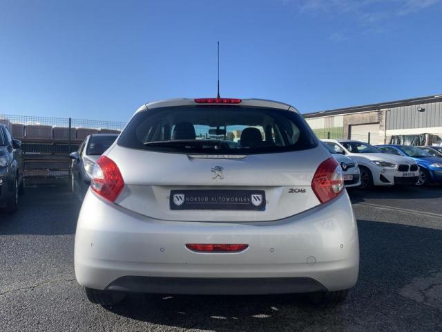 Peugeot 208 image 1