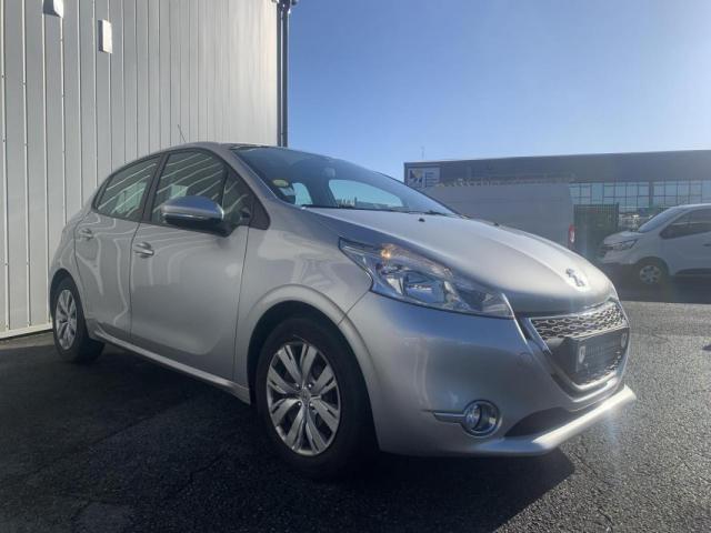 Peugeot 208 image 9