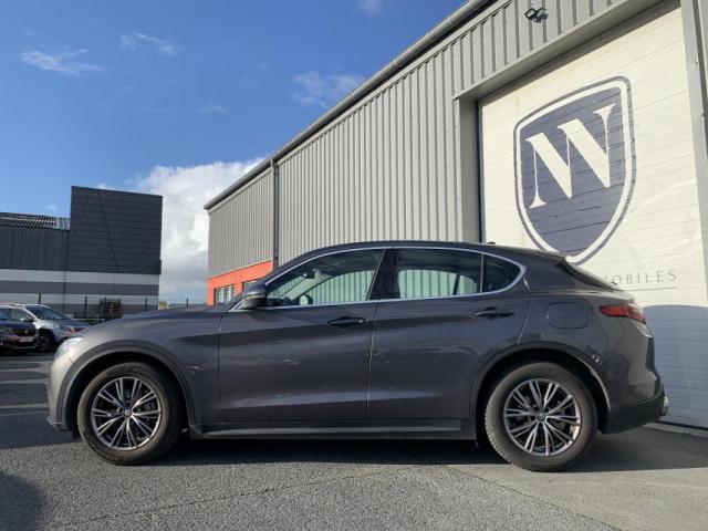 Alfa Romeo Stelvio image 1