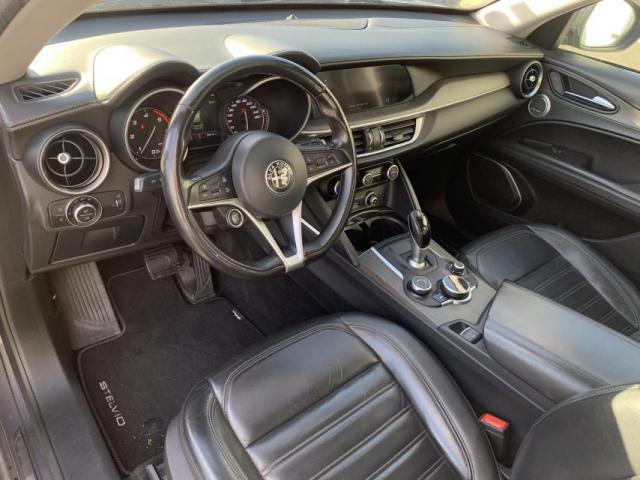 Alfa Romeo Stelvio image 2