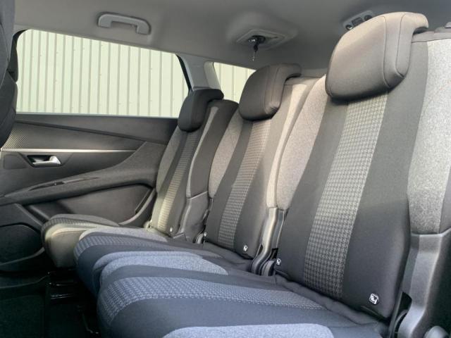Peugeot 5008 image 7