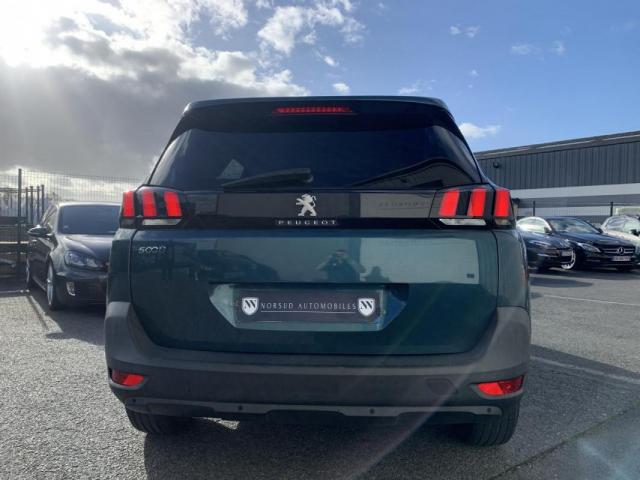 Peugeot 5008 image 1