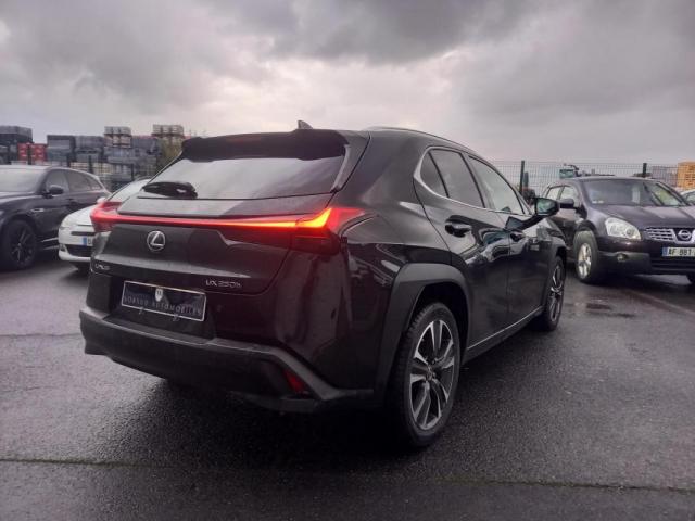 Lexus Ux image 4