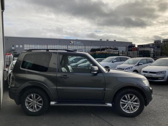 Mitsubishi Pajero image 6