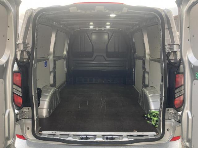 Ford Transit Custom image 3